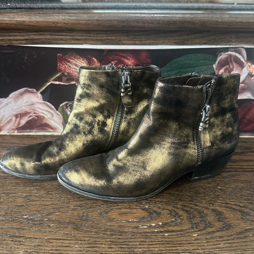 Vera Wang Metallic Gold Black Ankle Boots - Women's Side-Zip Booties